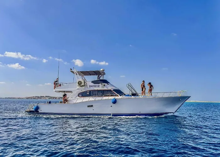 Taitours Botel